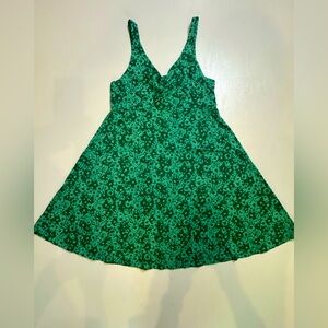 NWOT green patterned knit dress, cute, flattering, soft, Wild Fable, Small